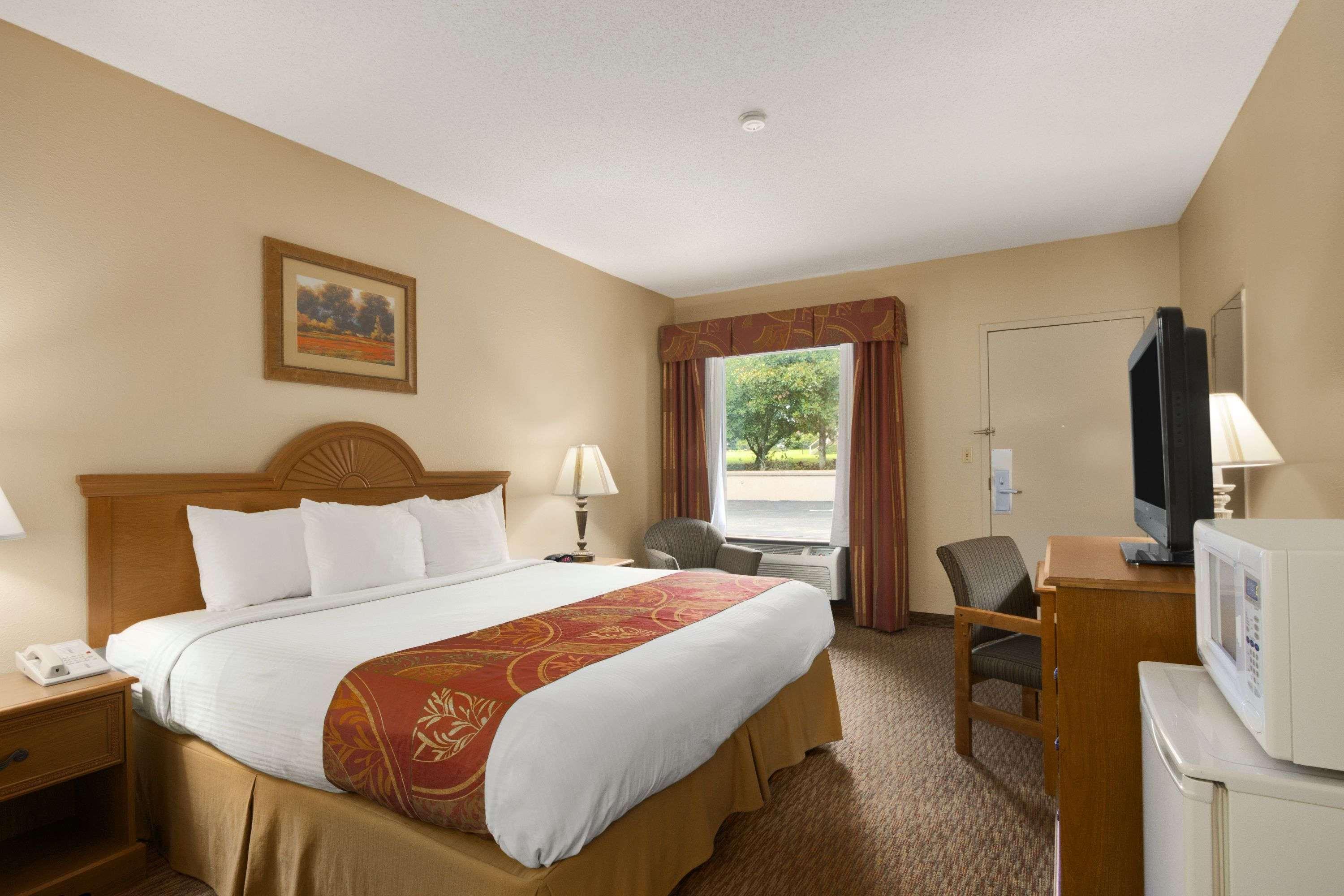 Days Inn By Wyndham Alexander City Buitenkant foto